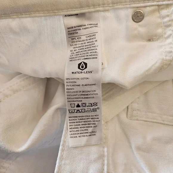 Signature by Levi Strauss & Co. High Rise Plus Size Heritage Denim Shorts 28W. - Picture 15 of 16